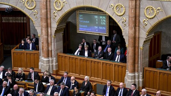 Заседание парламента Венгрии, на котором ратифицирована заявка Швеции на вступление в НАТО