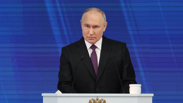 Президент РФ Владимир Путин выступает с ежегодным посланием к Федеральному Собранию