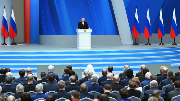 Президент РФ Владимир Путин обращается с посланием к Федеральному cобранию