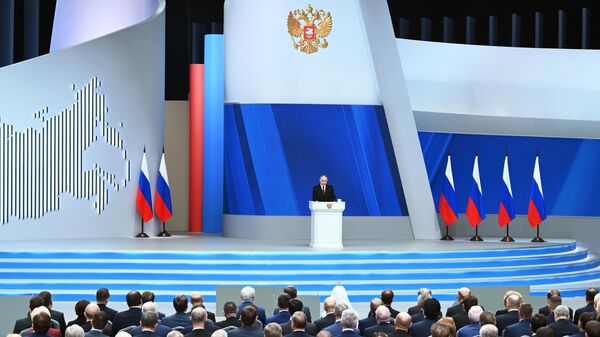 Президент России Владимир Путин выступает с посланием Федеральному собранию