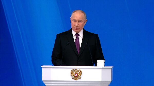 Путин: Мы ставим цель к 2030 году увеличить объем инвестиций в ключевых отраслях на 70%