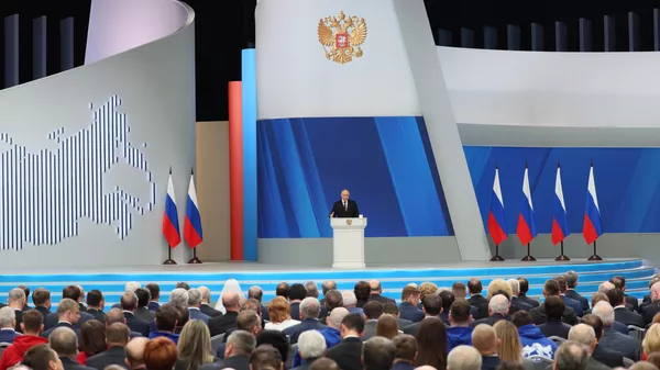 Президент РФ Владимир Путин обращается с посланием к Федеральному собранию Президент РФ Владимир Путин обращается с посланием к Федеральному собранию
