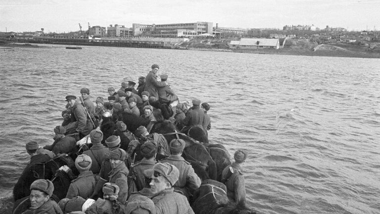 13-го марта 1944 года город Херсон был освобожден войсками 3-го Украинского фронта под командованием генерала Родиона Яковлевича Малиновского. Это был последний контролируемый противником город на берегах Днепра.