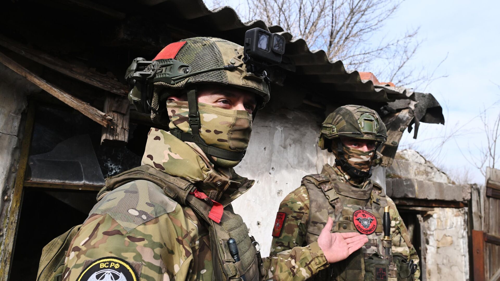 Бойцы 15-й отдельной мотострелковой бригады Центрального военного округа, уничтожившие танк Abrams на Авдеевском направлении специальной военной операции - РИА Новости, 1920, 05.03.2024