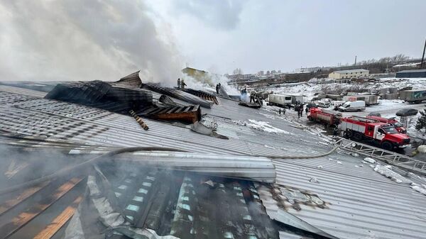 Пожар на складе на улице Полигонная в Красноярске