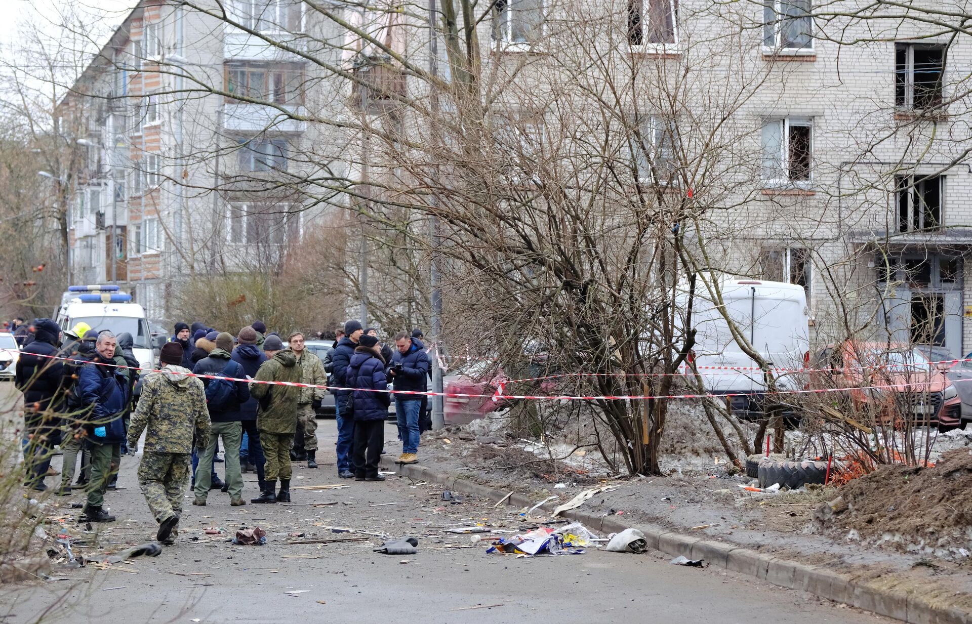 На месте ЧП в жилом доме в Красногвардейском районе Санкт-Петербурга - РИА Новости, 1920, 04.03.2024