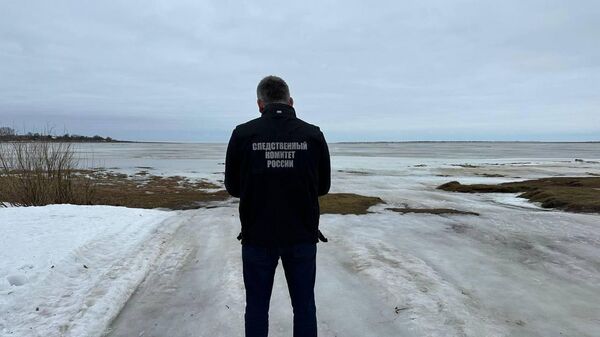 Место происшествия, где двое рыбаков утонули в озере Ильмень в Новгородской области. 2 марта 2024