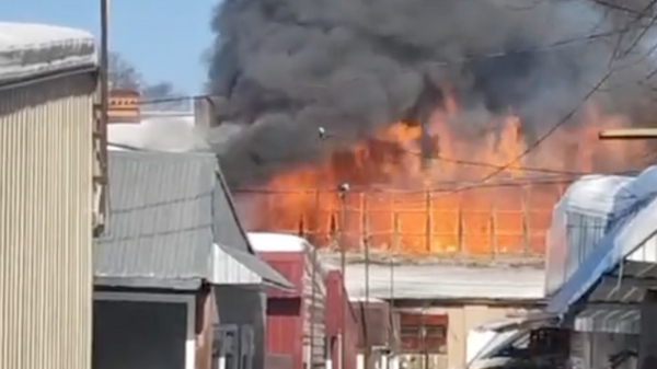 Место пожара в торговом центре в городе Кузнецк Пензенской области