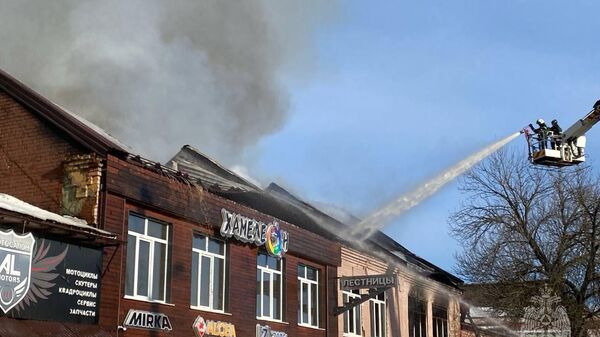 Место пожара в торговом центре в Кузнецке Пензенской области