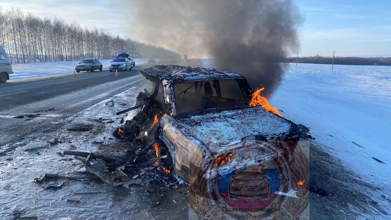 Место ДТП с участием легкового автомобиля в Саратовской области - РИА Новости, 1920, 02.03.2024