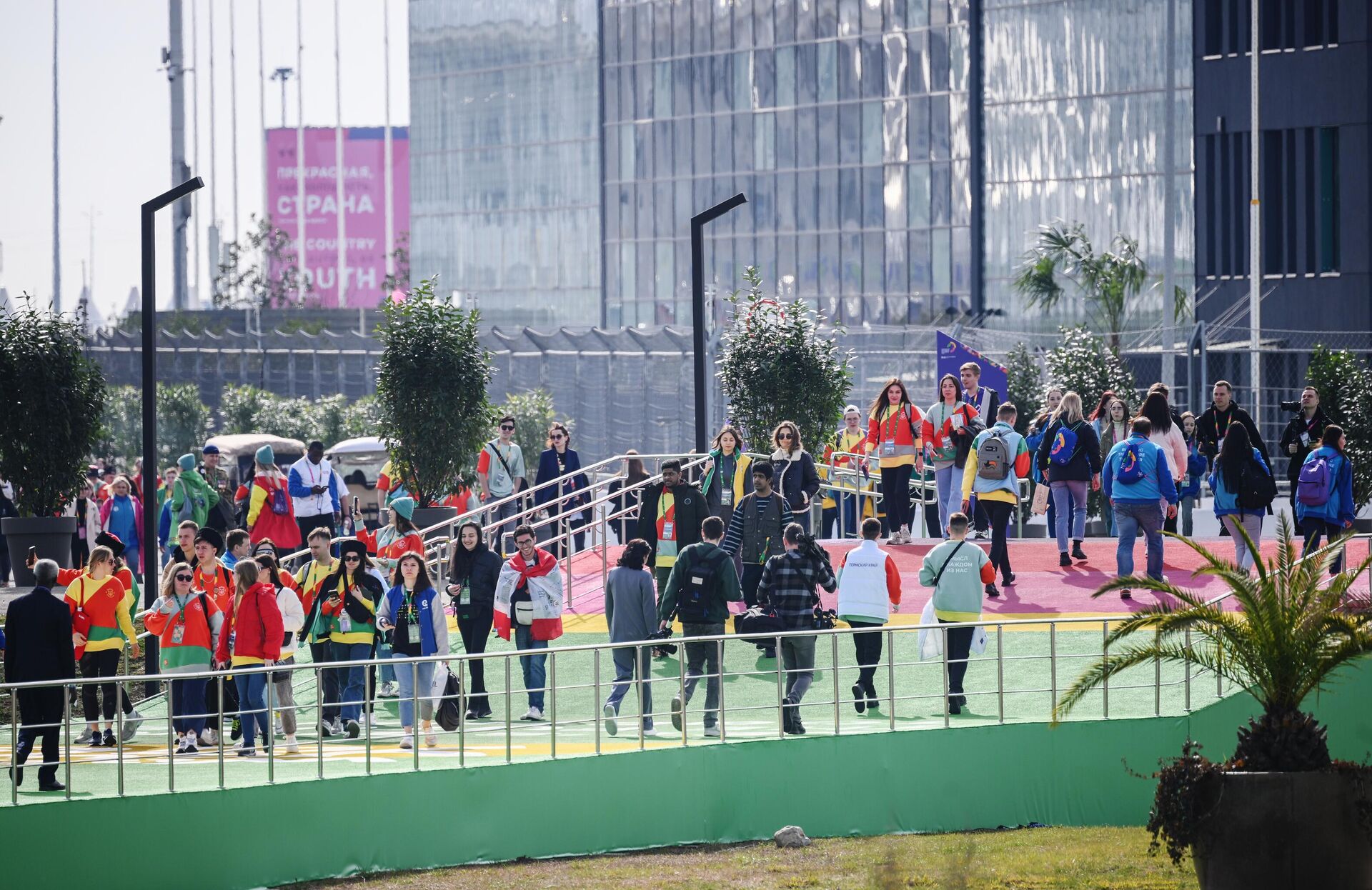 Участники Всемирного фестиваля молодежи на федеральной территории Сириус