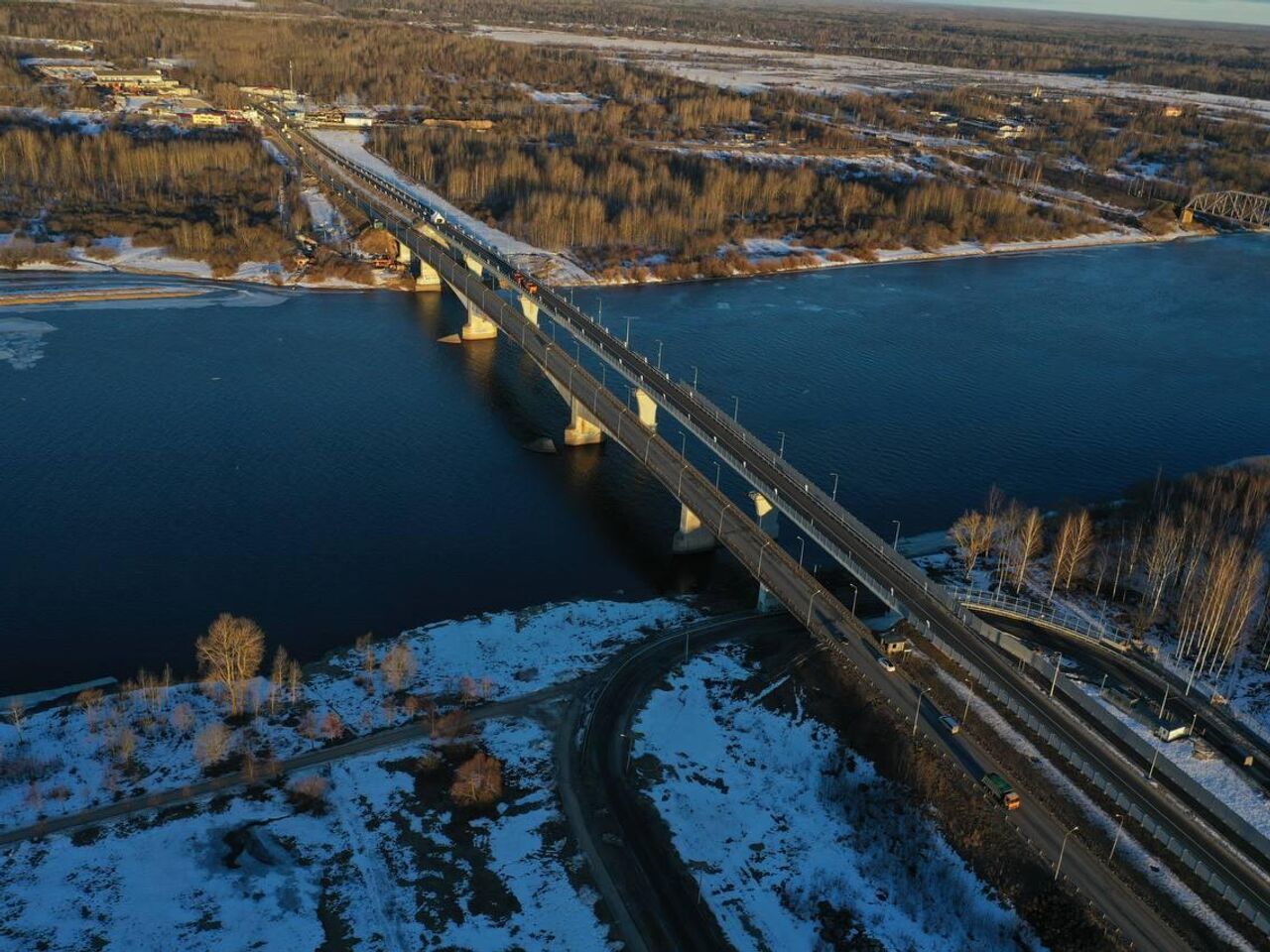 Новый мост-гигант через Волхов в Киришах открыли в Ленобласти - РИА  Новости, 05.03.2024