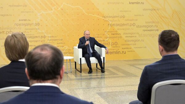 Владимир Путин во время встречи с представителями агропромышленного комплекса в Ставрополе