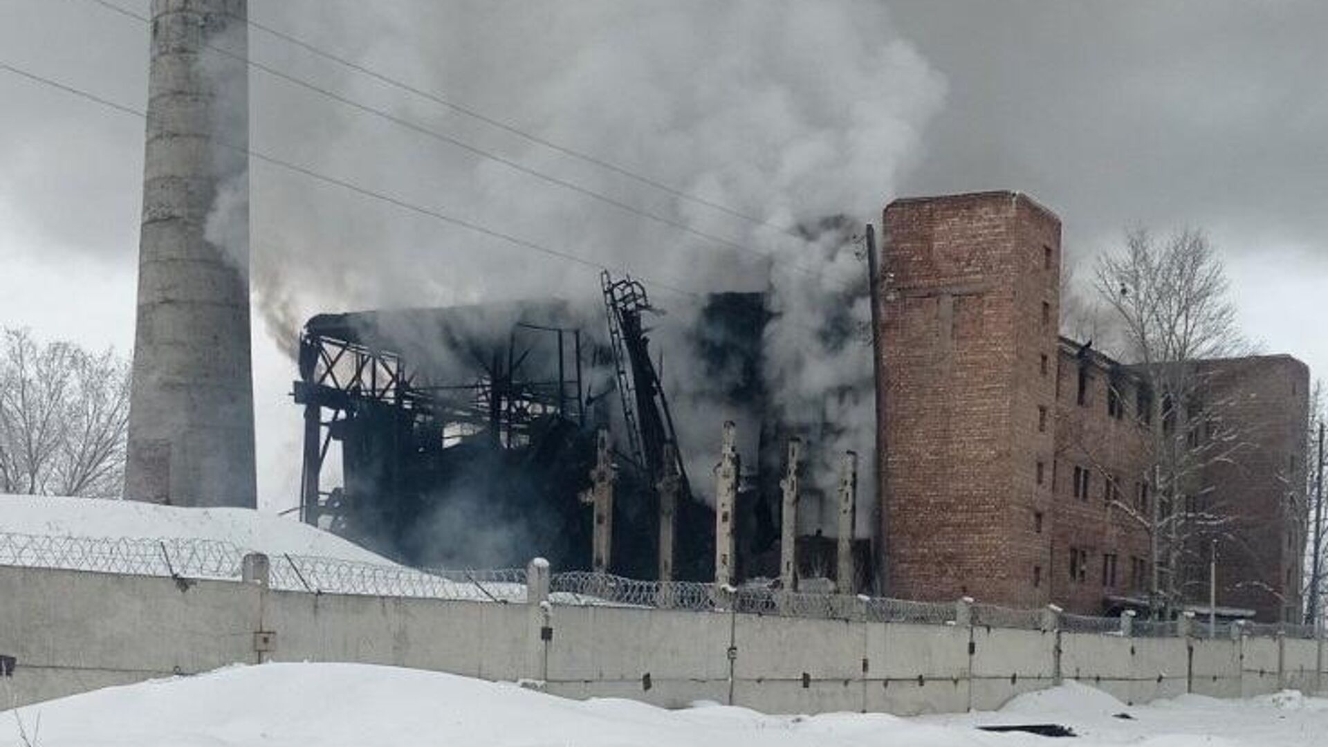 Место пожара на Шагонарской ТЭЦ в Туве - РИА Новости, 1920, 06.03.2024