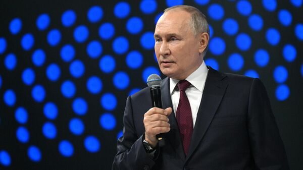 Обращение Путина к участникам Всемирного фестиваля молодежи