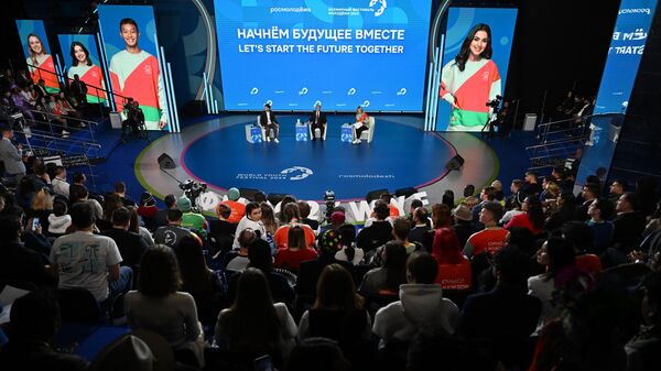 Владимир Путин посетил Всемирный фестиваль молодежи