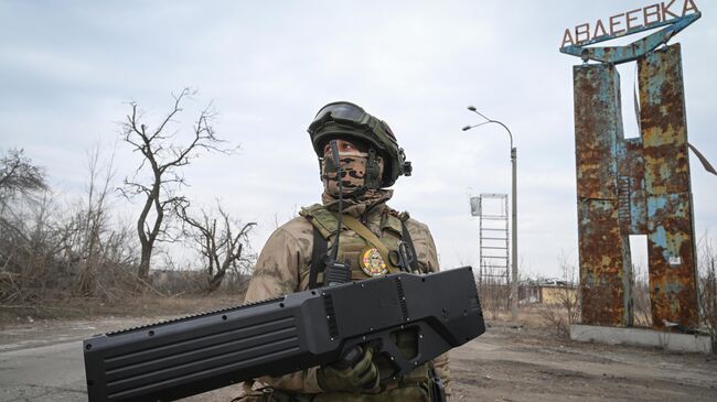 Российский военнослужащий в Авдеевке. Архивное фото