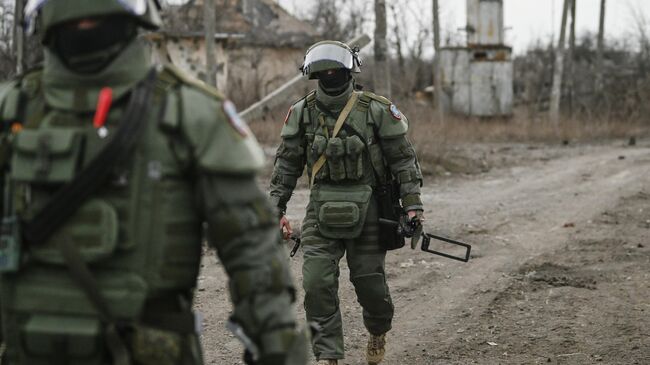 Военнослужащие саперных подразделений ВС РФ. Архивное фото