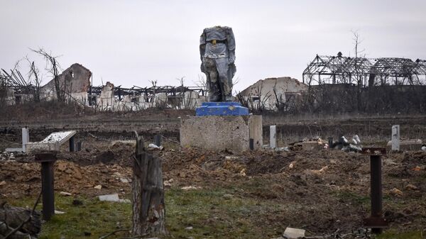 Разрушенный памятник Неизвестному Солдату в Работино