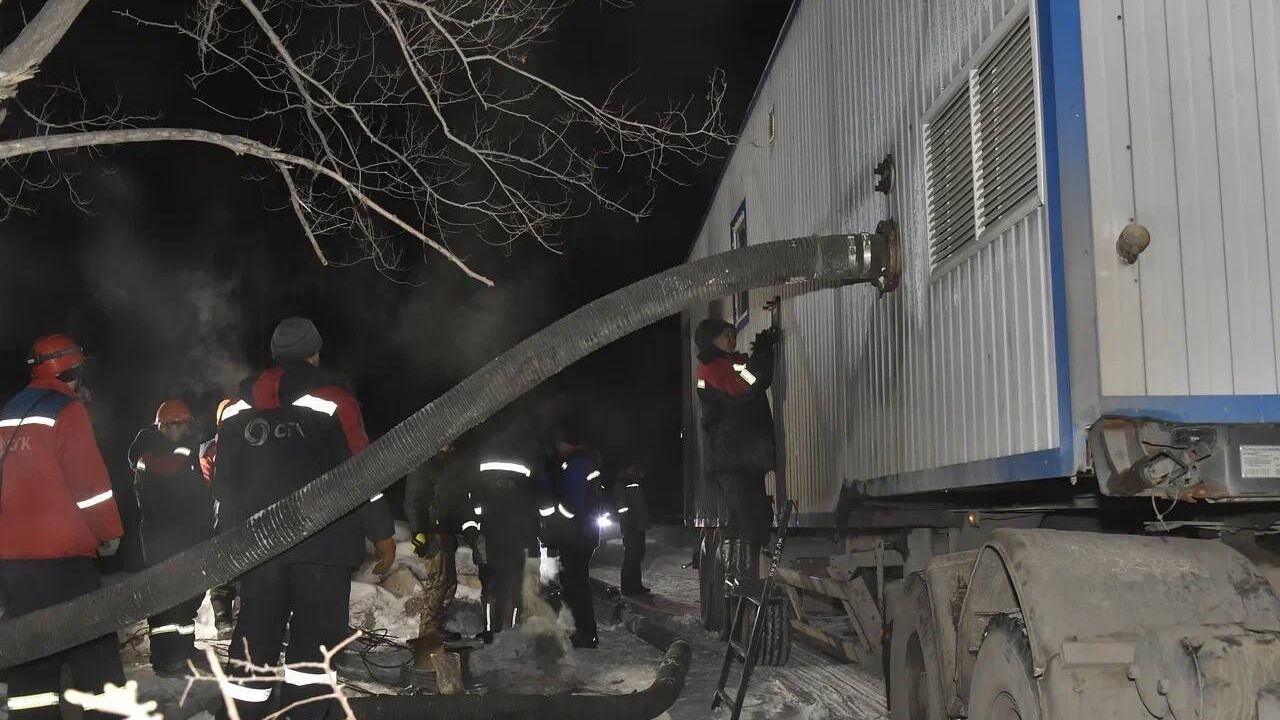 Запуск мобильных котелен для восстановления теплоснабжения после ЧС в тувинском городе Шагонар - РИА Новости, 1920, 08.03.2024