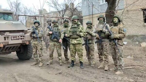 Бойцы с передовой поздравляют российских женщин с 8 марта