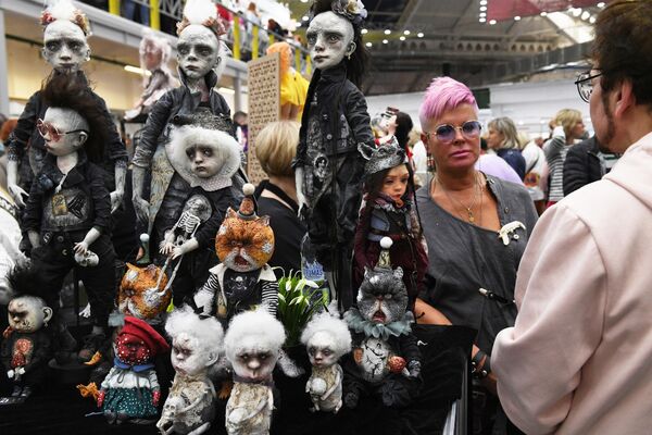Куклы, представленные на выставке Весенний бал кукол в Москве