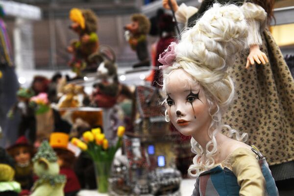 Выставка Весенний бал кукол