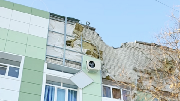 Поликлиника №6, поврежденная обломками сбитого украинского БПЛА в Курске