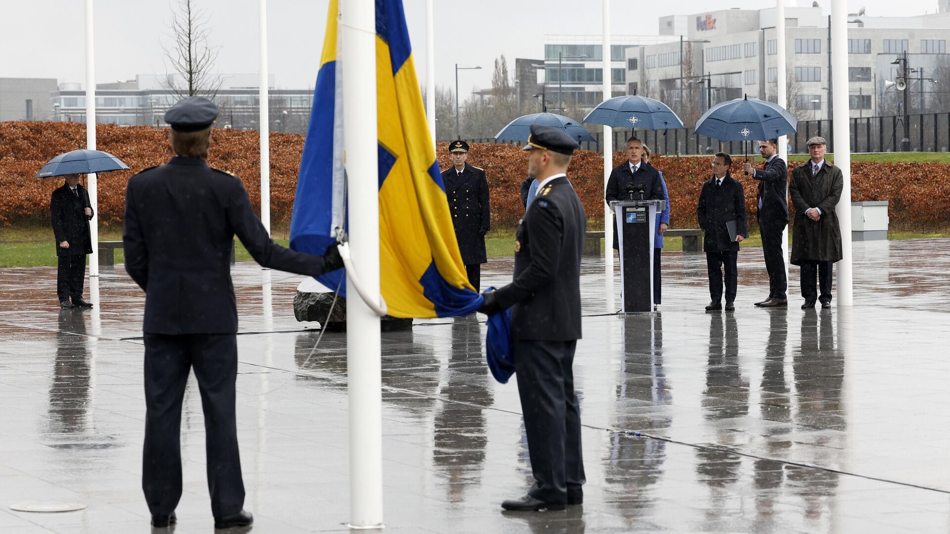 Торжественная церемония поднятия национального флага Швеции в штаб-квартире НАТО в Брюсселе. Архивное фото - РИА Новости, 1920, 12.03.2024