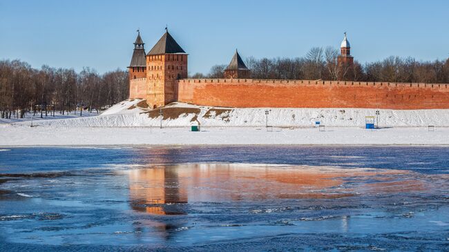 Вид на Кремль в Великом Новгороде