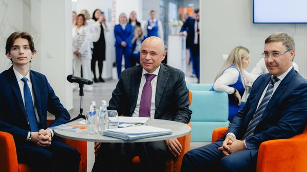 Губернатор Игорь Артамонов на открытии первого Центра молодежной карьеры в Липецкой области