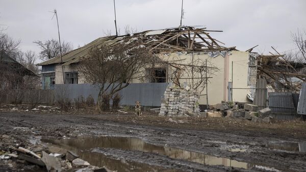 Разрушенный дом в Невельском
