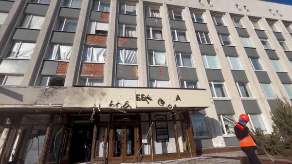 Здание администрации Белгорода, поврежденное украинским дроном