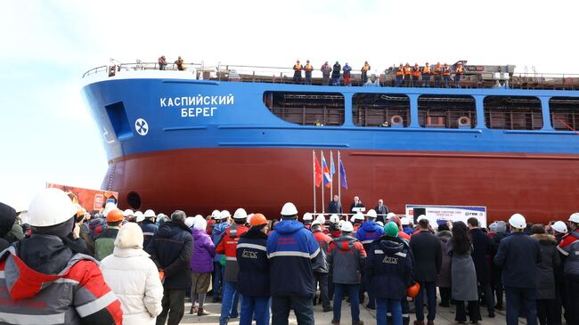 Новый сухогруз спустили на воду на астраханском судостроительном заводе