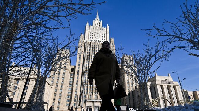 Здание Министерства иностранных дел РФ в Москве