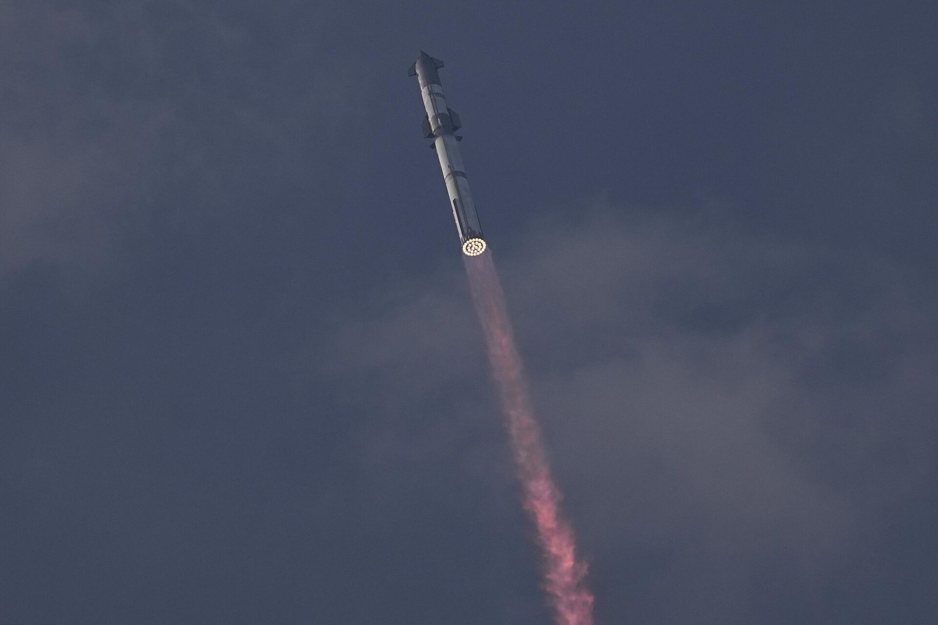 Космический корабль SpaceX Starship после старта в штате Техас - РИА Новости, 1920, 07.02.2025