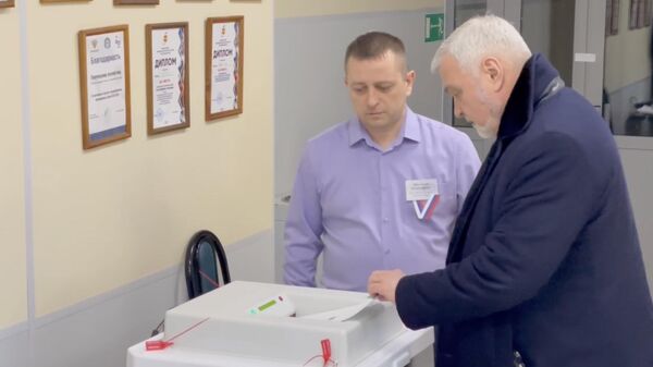 Глава республики Коми Владимир Уйба принял участие в голосовании на выборах президента РФ