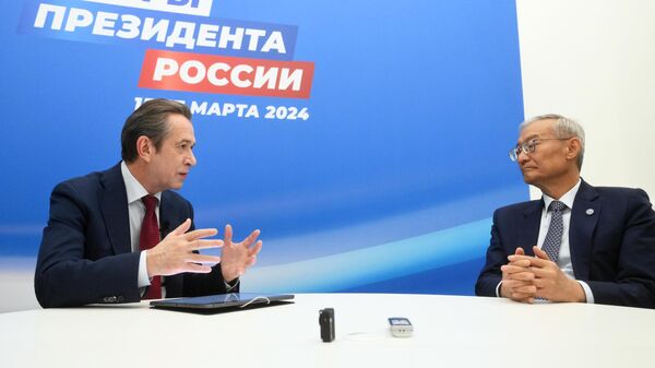 Владимир Машков и генеральный секретарь ШОС Чжан Мин во время встречи
