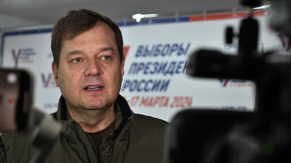 Губернатор Запорожской области Евгений Балицкий общается с журналистами в Мелитополе 