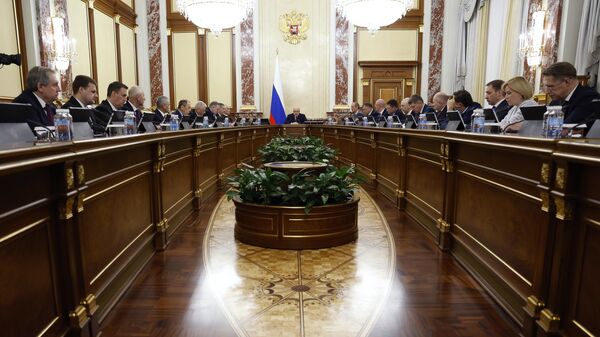 Председатель правительства России Михаил Мишустин проводит совещание с членами кабинета министров