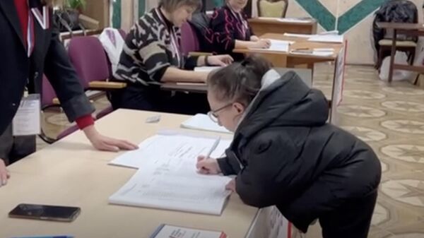 Самая маленькая девушка России проголосовала в приграничном курском поселке Глушково