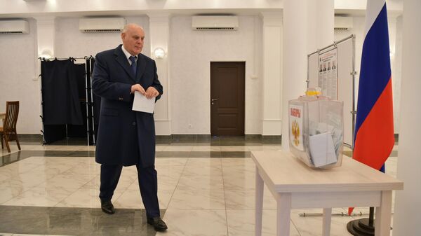 Президент Республики Абхазия Аслан Бжания принял участие в досрочном голосовании Президента России
