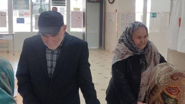Супруги из Бабаюртовского района Дагестана, прожившие вместе 60 лет, проголосовали на выборах президента России