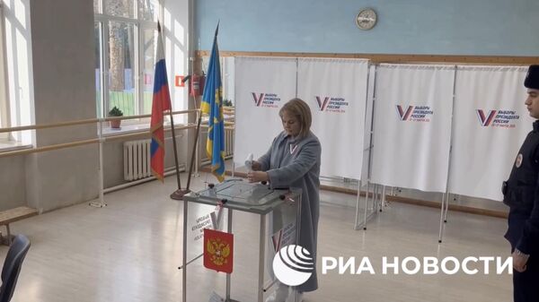 Глава ЦИК Элла Памфилова проголосовала на выборах президента России