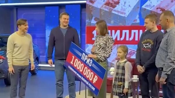 Губернатор Омской области Виталий Хоценко поздравил омичей, выигравших главные призы первого дня социальной акции Выбирай Россию