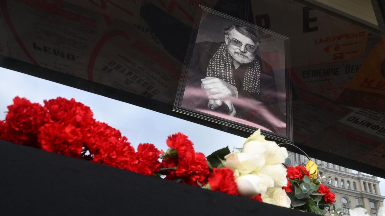 отпевание жириновского в храме христа спасителя. прощание с актером валерием гаркалиным. прощание пройдет. отпевание жириновского в храме. прощание с марком рудинштейном.