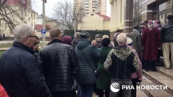 Очередь на одном из избирательных участков в Приднестровье
