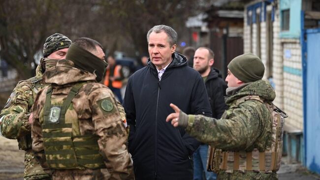 Губернатор Белгородской области Вячеслав Гладков на месте обстрела Белгорода