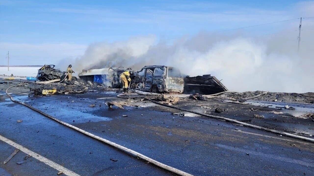 Число погибших в ДТП под Омском выросло до семи человек - РИА Новости,  17.03.2024