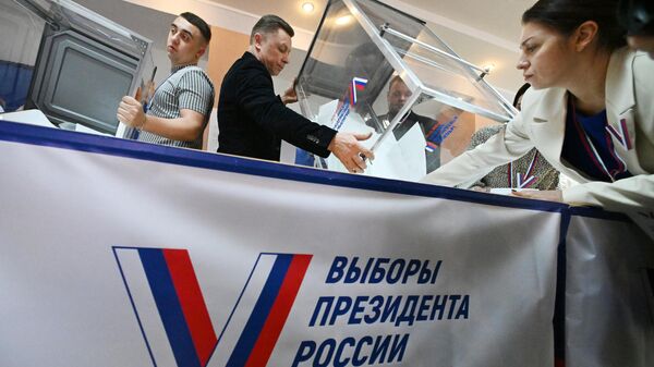 Путин лидирует на выборах президента после обработки 70 процентов голосов